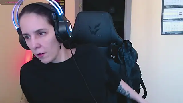 Irwi Tomboy online show from 02-14-26, 01:11