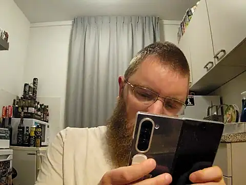 Snapshot of kinderkooriscoel- chatting on 10-03-25, 01:42 kinderkooriscoel- online show from 10-03-25, 01:42