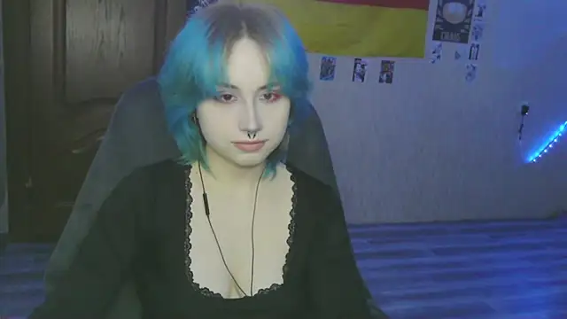 Snapshot of LeisaHopperstad chatting on 02-16-26, 02:16 LeisaHopperstad online show from 02-16-26, 02:16