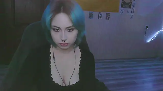 Snapshot of LeisaHopperstad chatting on 02-20-26, 02:19 LeisaHopperstad online show from 02-20-26, 02:19