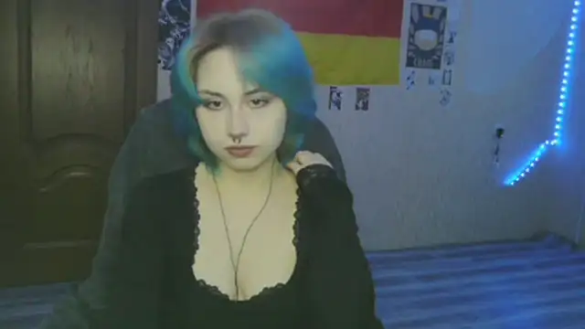 Snapshot of LeisaHopperstad chatting on 02-25-26, 02:17 LeisaHopperstad online show from 02-25-26, 02:17