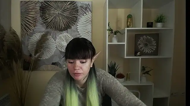 Snapshot of Dream_Caster_ chatting on 10-05-25, 12:29 Dream Caster online show from 10-05-25, 12:29