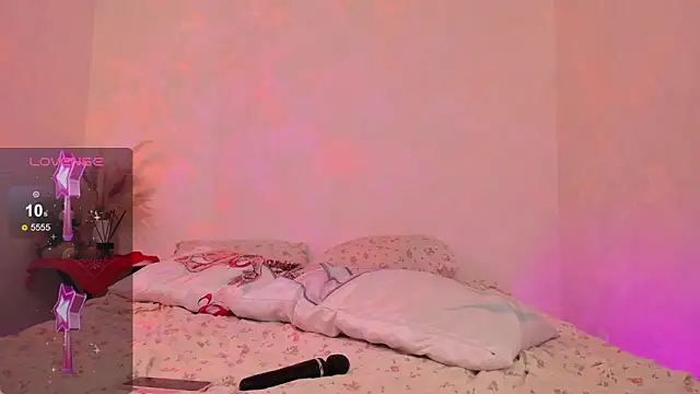 Snapshot of Sophiplush chatting on 10-07-25, 02:51 Sophiplush online show from 10-07-25, 02:51