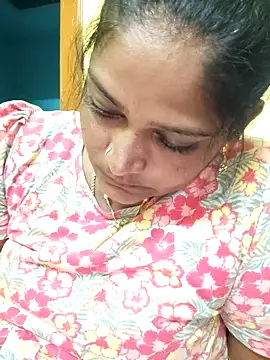 navyasree143 online show from 11-12-25, 02:04