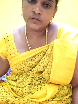 navyasree143 online show from 10-28-25, 05:29