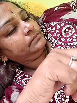 navyasree143 online show from 11-20-25, 02:23