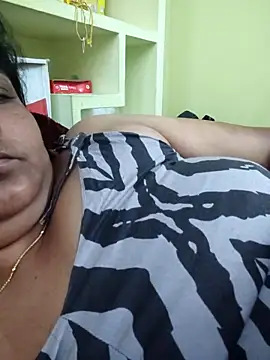 navyasree143 online show from 03-20-26, 04:46