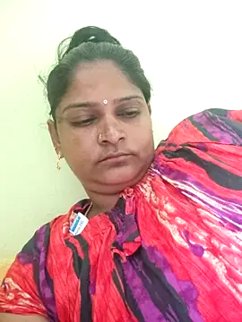 navyasree143 online show from 11-18-25, 03:54