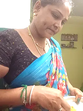 navyasree143 online show from 11-15-25, 03:05