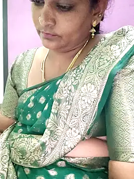 navyasree143 online show from 09-30-25, 03:07