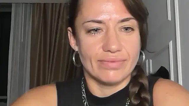 Snapshot of Roriann chatting on 02-22-26, 04:19 Roriann online show from 02-22-26, 04:19