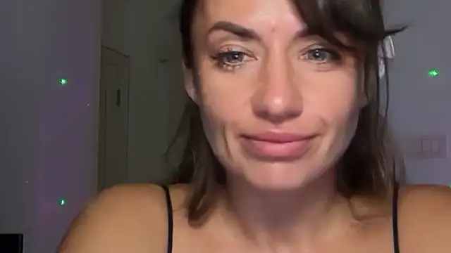 Snapshot of Roriann chatting on 02-15-26, 05:34 Roriann online show from 02-15-26, 05:34