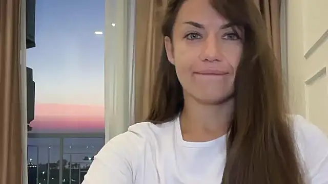 Snapshot of Roriann chatting on 02-05-26, 11:39 Roriann online show from 02-05-26, 11:39