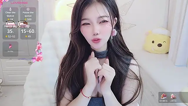 Snapshot of Coco-Di chatting on 10-21-25, 02:33 Coco-Di online show from 10-21-25, 02:33