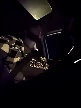 Snapshot of bear8t chatting on 10-28-25, 06:56 bear8t online show from 10-28-25, 06:56