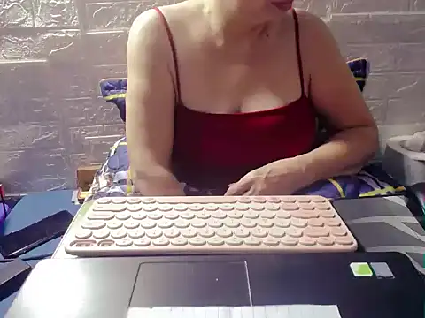 hyhy 99 online show from 10-28-25, 01:43