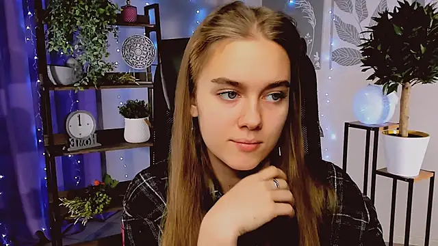 JuneWoods online show from 12-17-25, 06:29