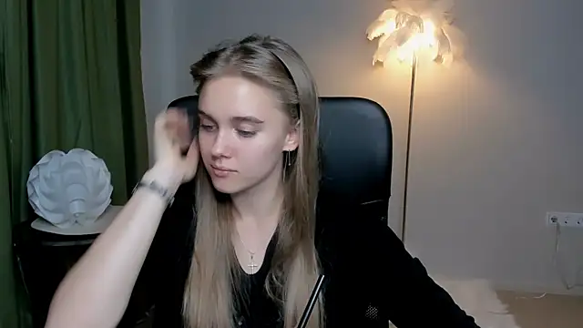 JuneWoods online show from 10-03-25, 11:45