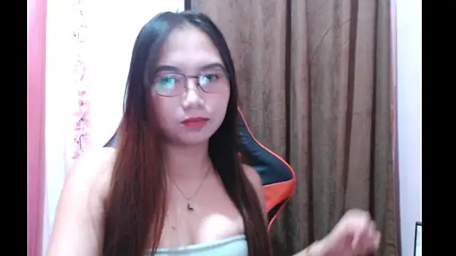 Snapshot of pinayscarlet chatting on 10-01-25, 11:08 pinayscarlet online show from 10-01-25, 11:08