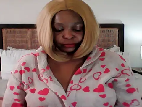 Snapshot of Blacksashaxx chatting on 05-13-26, 10:55 Blacksashaxx online show from 05-13-26, 10:55