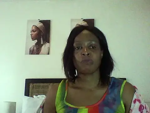 Snapshot of Blacksashaxx chatting on 11-17-25, 12:20 Blacksashaxx online show from 11-17-25, 12:20
