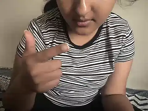 reena 12 online show from 11-11-25, 08:42