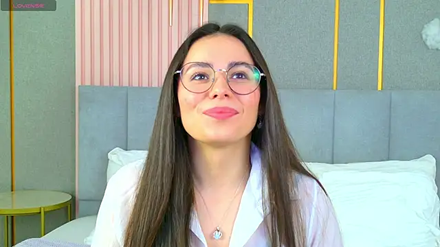 GabiBatista online show from 11-17-25, 05:22