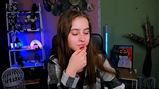 rebecca smile online show from 11-14-25, 01:26