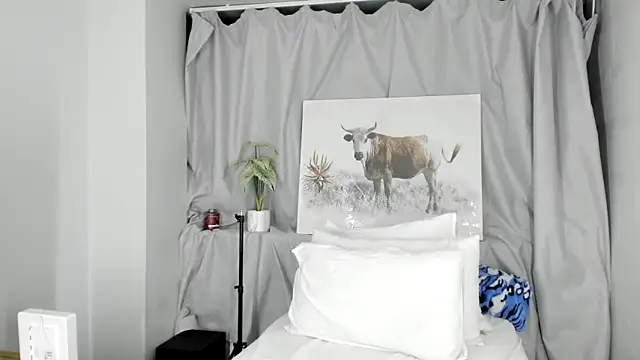 ConnieSmall24 online show from 10-21-25, 12:32