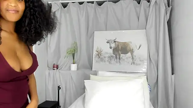 ConnieSmall24 online show from 10-25-25, 09:26