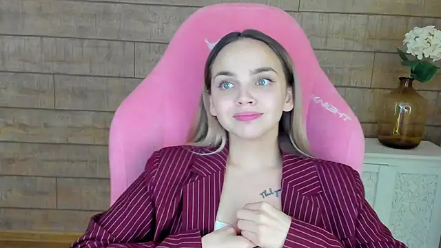 AnitaVenture online show from 09-27-25, 04:24