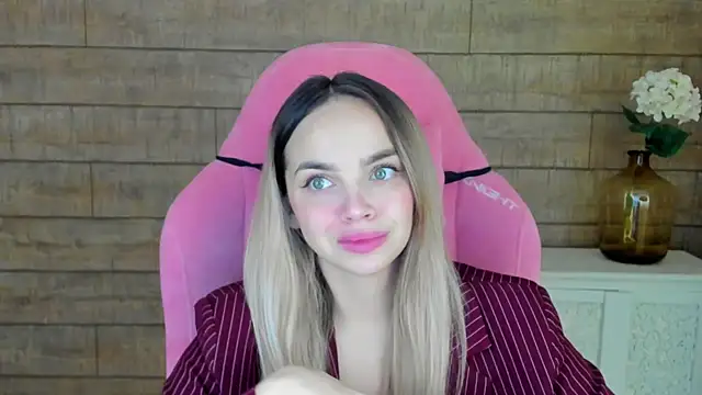 AnitaVenture online show from 09-27-25, 04:07