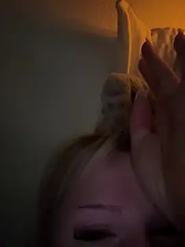 blondeeee online show from 12-18-25, 07:46