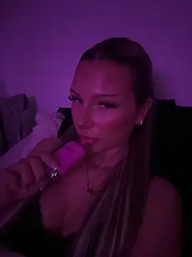 blondeeee online show from 02-25-26, 05:57