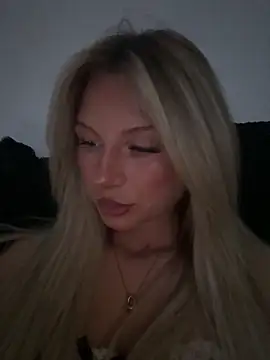 blondeeee online show from 05-06-26, 04:11