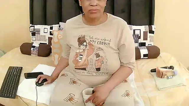 CurvyQueenx2 online show from 06-21-26, 05:41