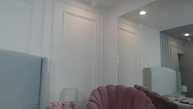 ChantalGarner online show from 10-18-25, 01:02