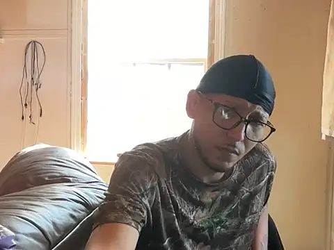 ThrowedWorldWide online show from 12-20-25, 04:21