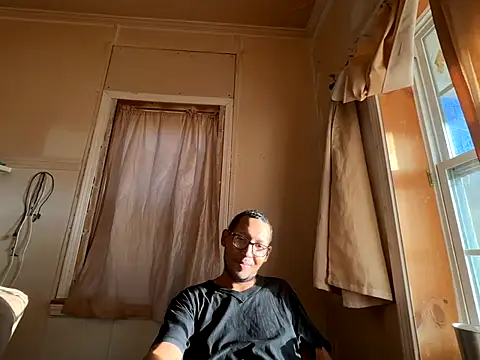 ThrowedWorldWide online show from 12-14-25, 09:31