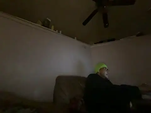 Snapshot of ThrowedWorldWide chatting on 11-13-25, 01:15 ThrowedWorldWide online show from 11-13-25, 01:15