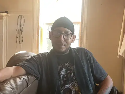 ThrowedWorldWide online show from 12-22-25, 04:40