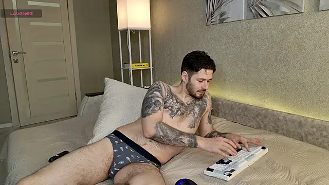 coupleeyess online show from 04-04-26, 10:00