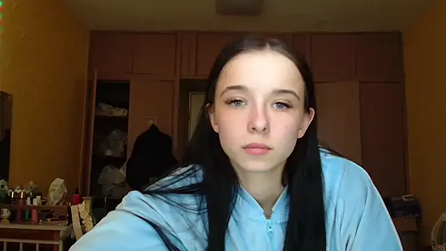 Emilia Light online show from 04-28-26, 12:31