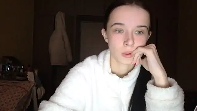 Emilia Light online show from 02-11-26, 05:40