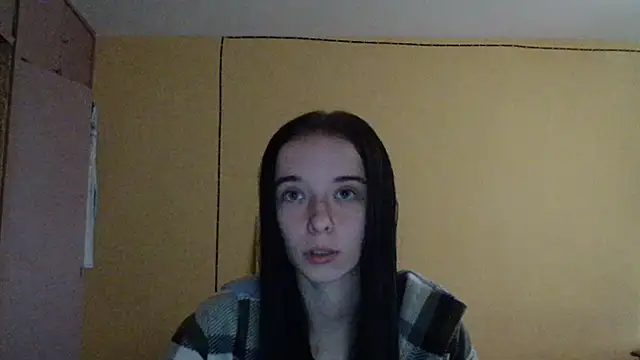 Snapshot of Emilia_Light chatting on 10-23-25, 07:07 Emilia Light online show from 10-23-25, 07:07