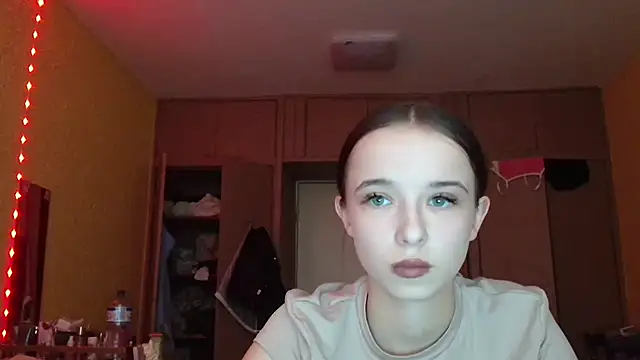 Emilia Light online show from 05-06-26, 08:29