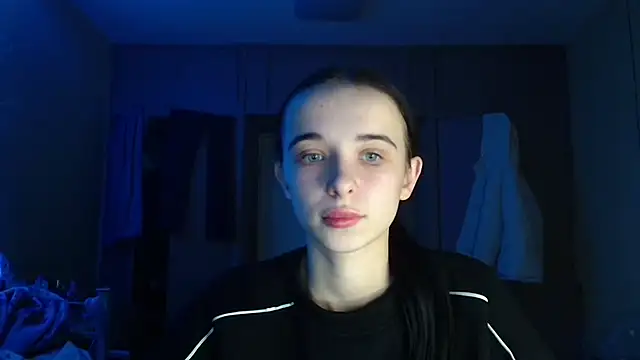 Emilia Light online show from 12-15-25, 04:46