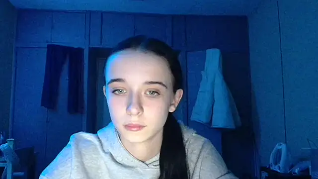 Emilia Light online show from 12-20-25, 09:50