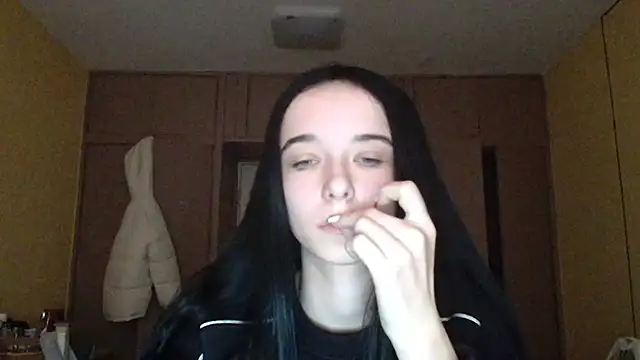 Emilia Light online show from 11-04-25, 06:50