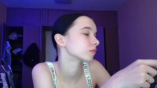 Emilia Light online show from 03-12-26, 01:37